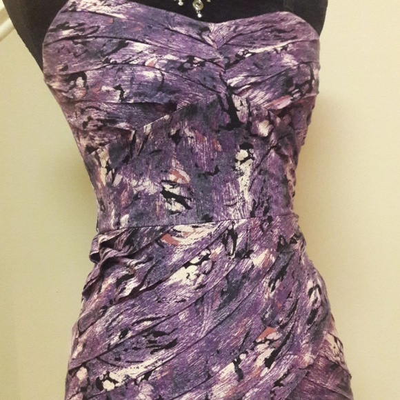 Guess/ Los Angeles /Form Fitting / Print Dress - Picture 4 of 8